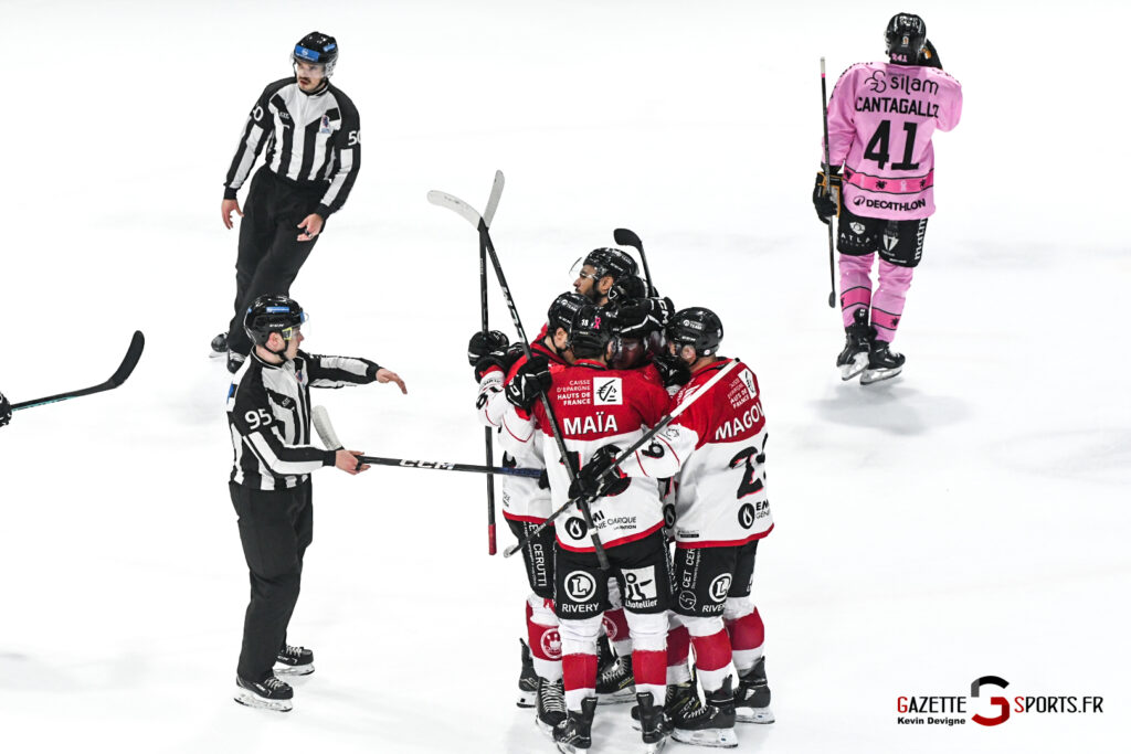 Hockey Sur Glace Ligue Magnus Amiens Remporte Le Derby Et Enfonce