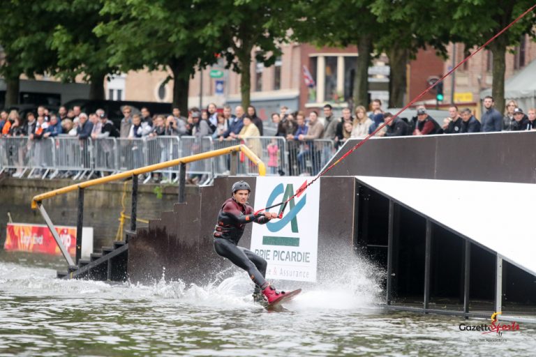 WAKEBOARD A 40km/h sur les quais amiénois [MAJ] GazetteSports