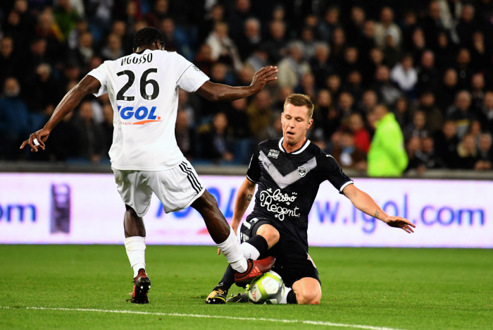 Football L Amiens Sc Fait Chavirer Bordeaux Gazettesports