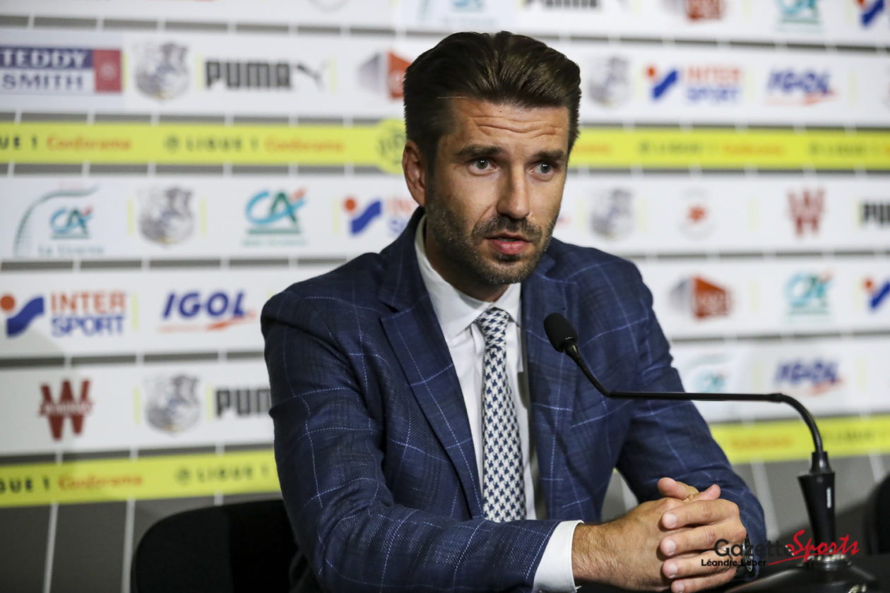 FOOTBALL : Conférence de presse de Luka Elsner avant le match de ...