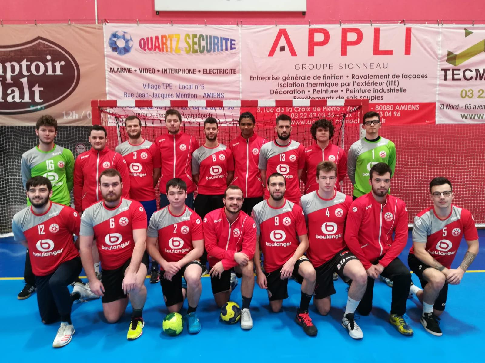 HANDBALL : Première à Domicile Pour L'APH - GazetteSports