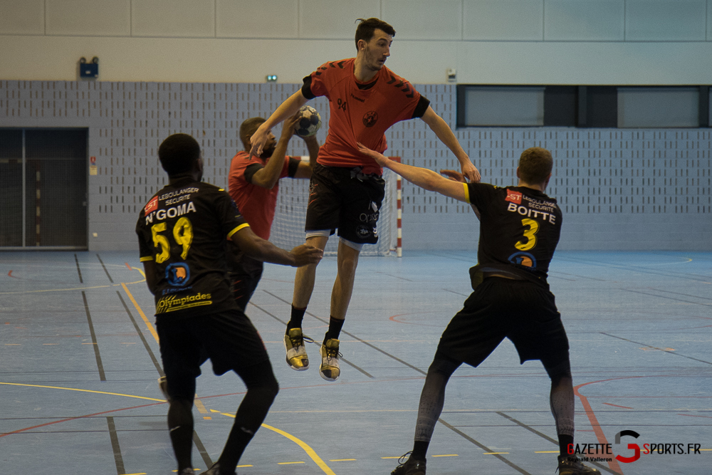 PHOTOS Retrouvez les photos du match entre l'APH et Hazebrouck