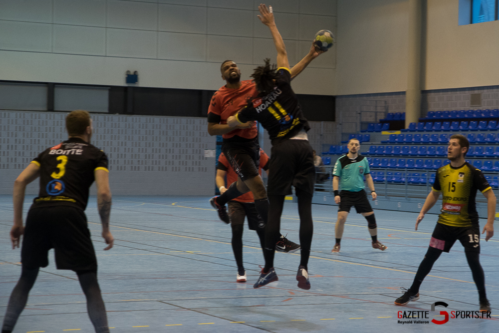 PHOTOS Retrouvez les photos du match entre l'APH et Hazebrouck