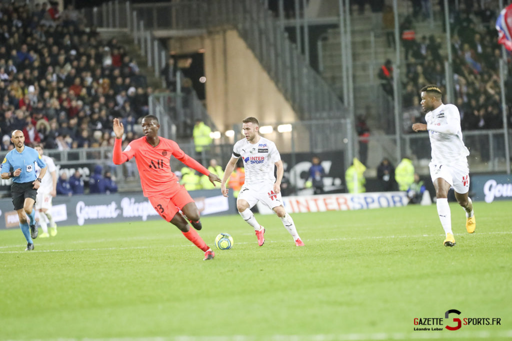 Football Ligue 1 Amiens Sc Vs Psg 0059 Leandre Leber Gazettesports