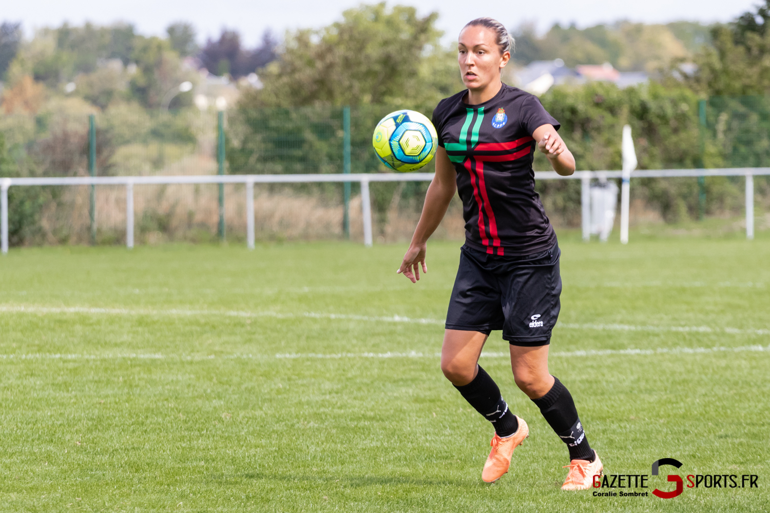 Football Feminin Fc Porto Vs Calais Gazettesports Coralie Sombret 18