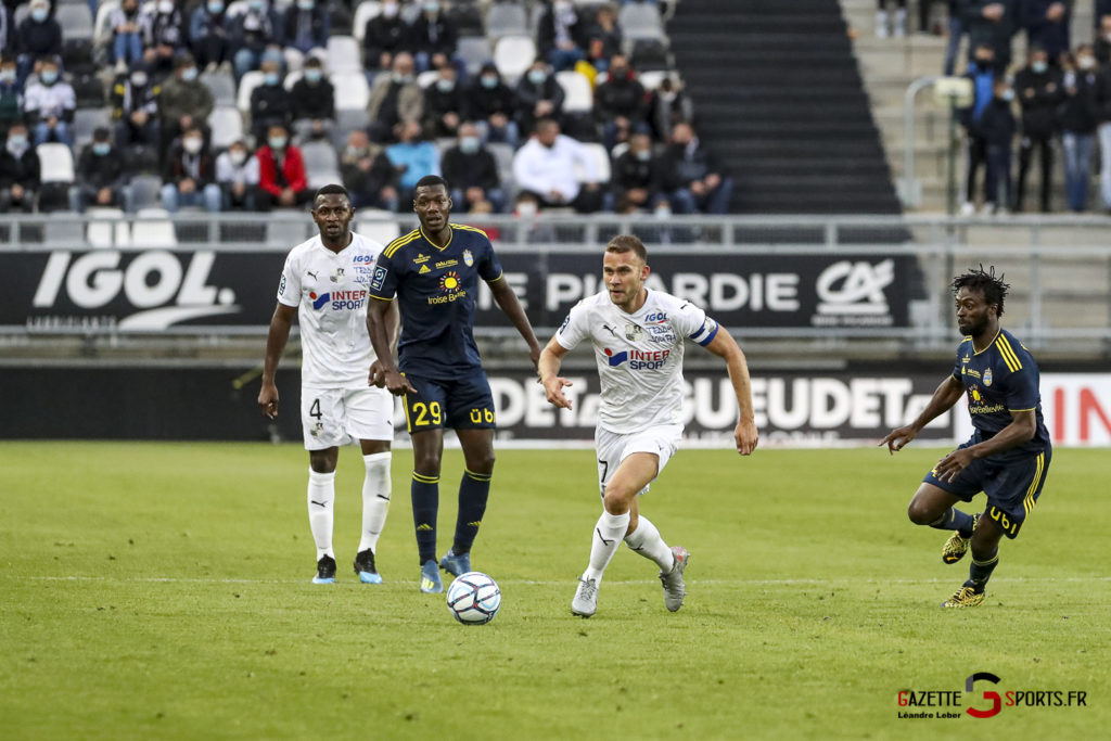 Ligue 2 Asc Amiens Vs Pau 0035 Leandre Leber Gazettesports