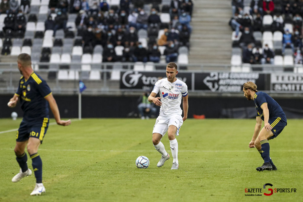 Ligue 2 Asc Amiens Vs Pau 0042 Leandre Leber Gazettesports