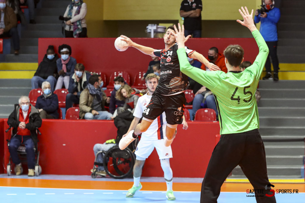 Handball Amiens Aph Vs Psg B 0026 Leandre Leber Gazettesports