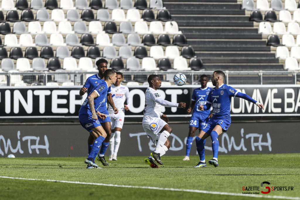 amiens sc vs troyes football ligue 2 0021 leandre leber gazettesports