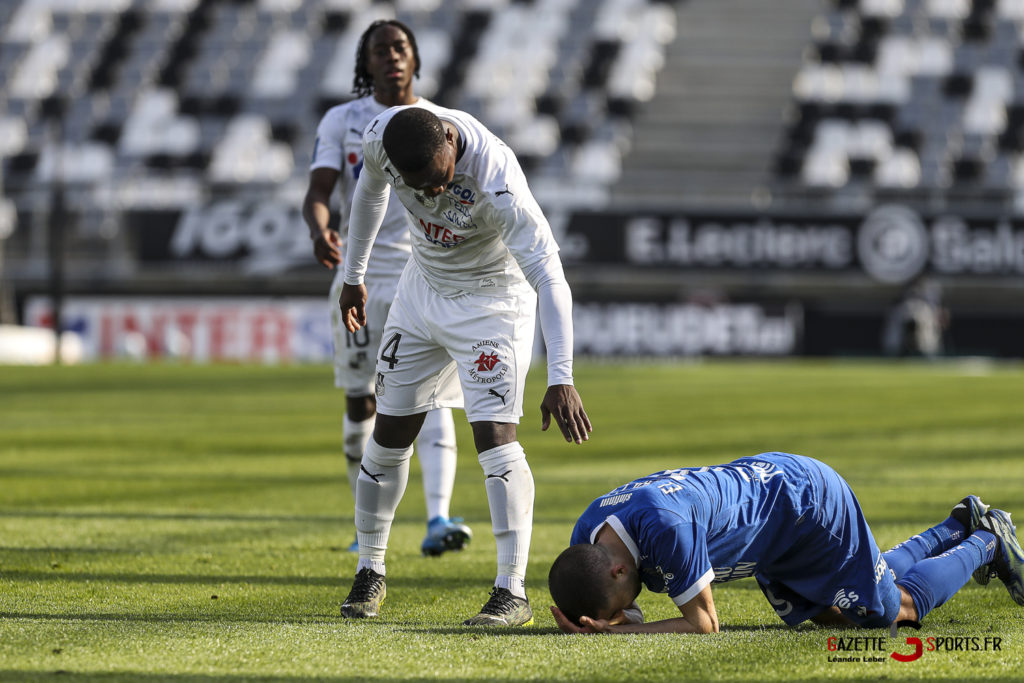 amiens sc vs troyes football ligue 2 0025 leandre leber gazettesports