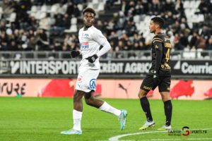 football ligue 2 bkt asc guingamp gazettesports kevin devigne 21