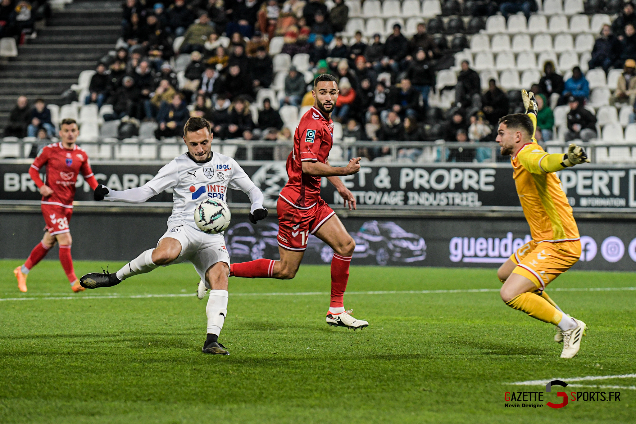 football ligue 2 asc concarneau kevin devigne gazettesports 69