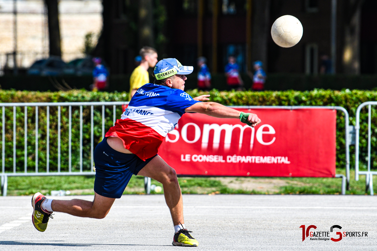 coupe de france ballon au poing et poing d'or 2024 amiens kevin devigne gazettesports 6