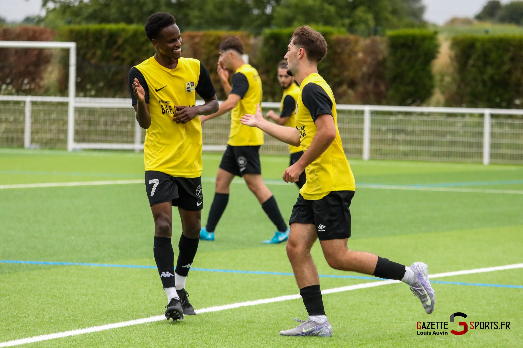 football uscamon academie du congo auvinlouis gazettesports 12685863284057714203.jpg