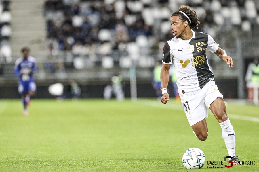 football ligue 2 amiens sc vs bastia gazettesports leandre leber (19)