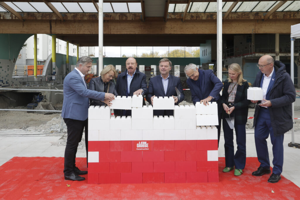 4 pose 1ère pierre nautilus (c) laurent rousselin.jpg