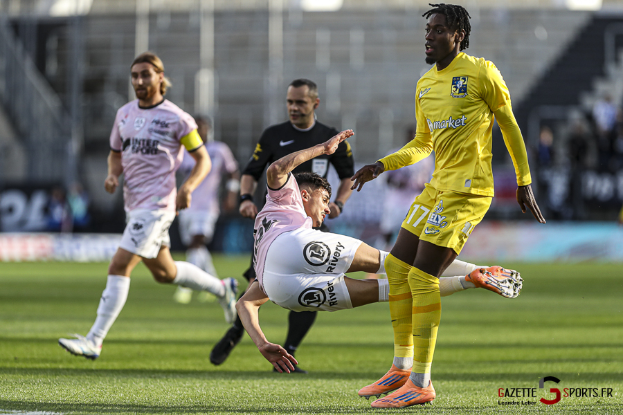 football ligue 2 amiens sc vs grenoble leandre leber gazettesports (21)