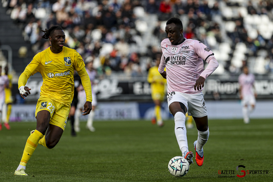 football ligue 2 amiens sc vs grenoble leandre leber gazettesports (37)