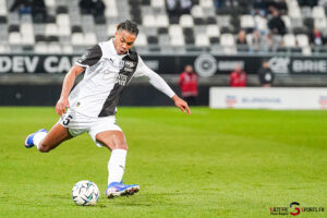 amiens sc v clermont foot 63 ligue 2 bkt journée 22 amiens