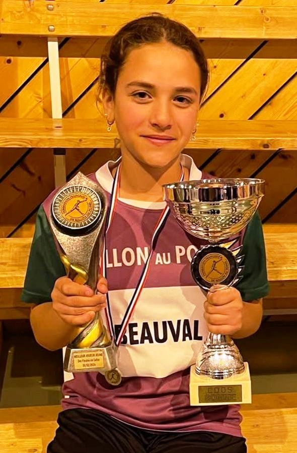 ballon-au-poing-lilia-kessentini-meilleure-jeune-gilles-caron