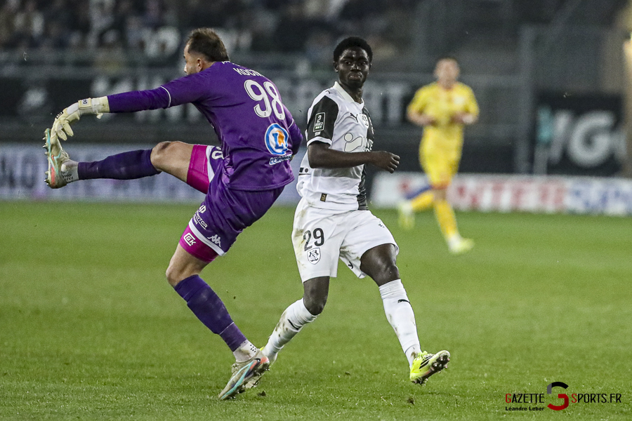 football ligue 2 amiens sc vs le mans 021 leandre leber gazettesports