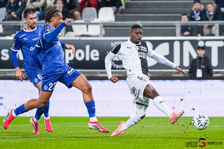 amiens sc v estac troyes ligue 2 bkt journée 25 amiens