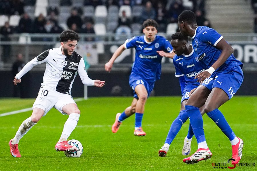 amiens sc v estac troyes ligue 2 bkt journée 25 amiens