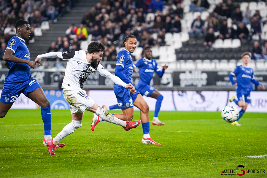 amiens sc v estac troyes ligue 2 bkt journée 25 amiens