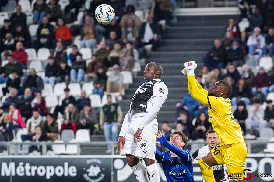 amiens sc v estac troyes ligue 2 bkt journée 25 amiens