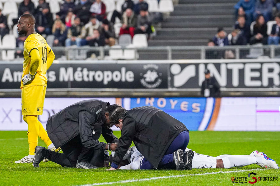 amiens sc v estac troyes ligue 2 bkt journée 25 amiens