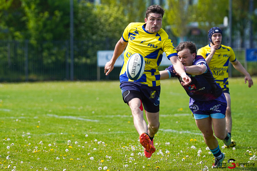 rugby f&eacute;d&eacute;rale 3 1/32e de finale playoffs match aller : rc ami&eacute;nois v strasbourg alsace rugby