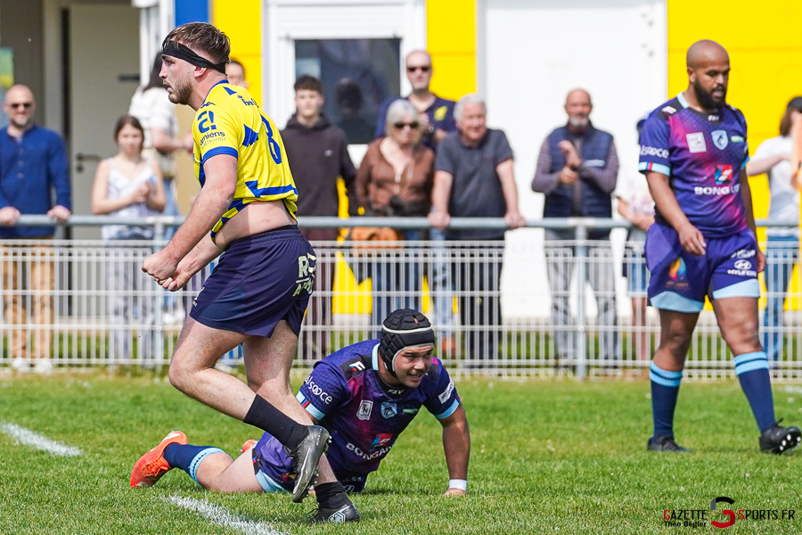 rugby f&eacute;d&eacute;rale 3 1/32e de finale playoffs match aller : rc ami&eacute;nois v strasbourg alsace rugby