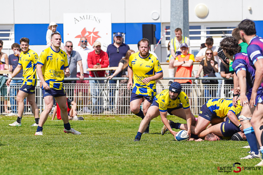 rugby f&eacute;d&eacute;rale 3 1/32e de finale playoffs match aller : rc ami&eacute;nois v strasbourg alsace rugby