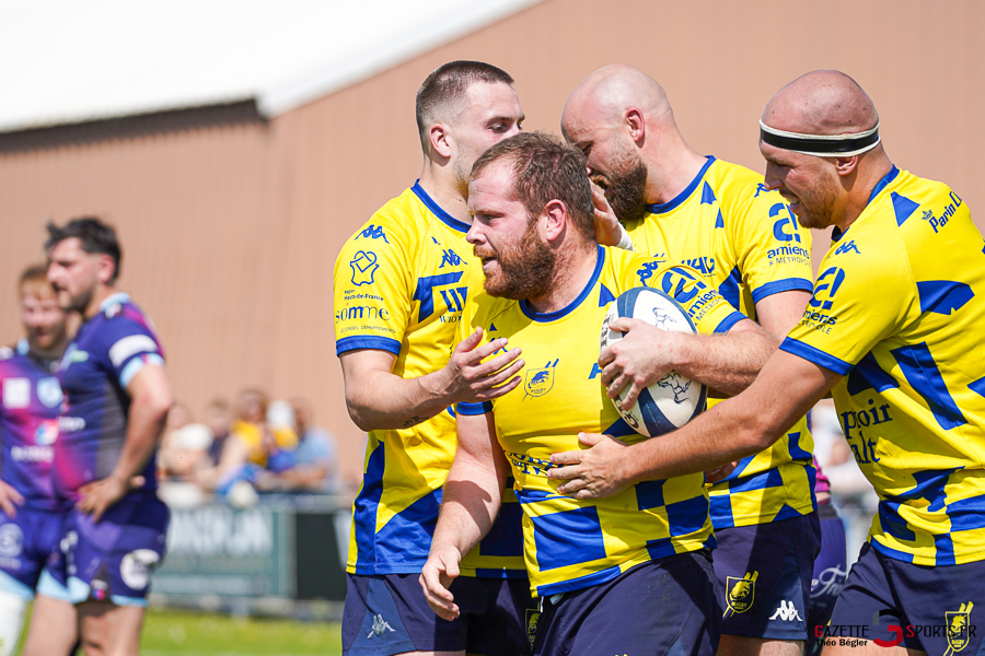 rugby f&eacute;d&eacute;rale 3 1/32e de finale playoffs match aller : rc ami&eacute;nois v strasbourg alsace rugby