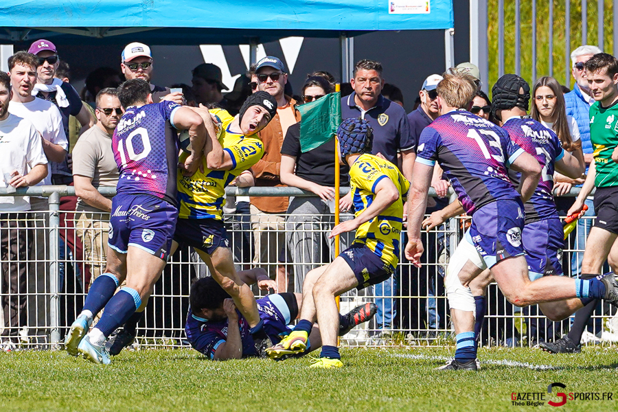 rugby f&eacute;d&eacute;rale 3 1/32e de finale playoffs match aller : rc ami&eacute;nois v strasbourg alsace rugby