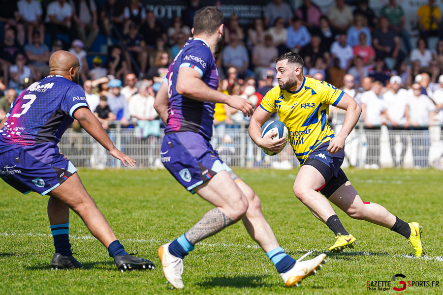 rugby f&eacute;d&eacute;rale 3 1/32e de finale playoffs match aller : rc ami&eacute;nois v strasbourg alsace rugby