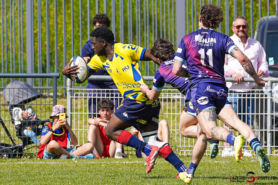 rugby f&eacute;d&eacute;rale 3 1/32e de finale playoffs match aller : rc ami&eacute;nois v strasbourg alsace rugby