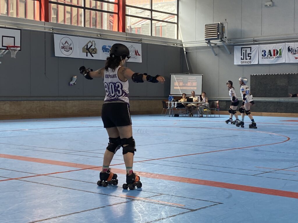 roller-derby-unnamed-bitches-robin-accart