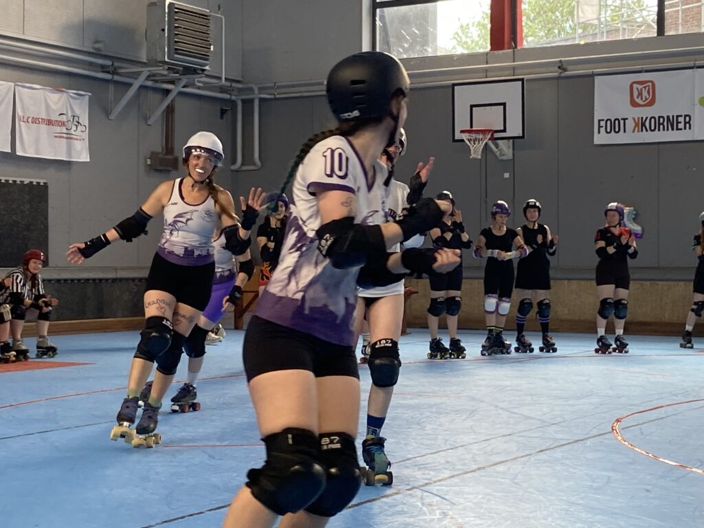 roller-derby-unnamed-bitches-robin-accart