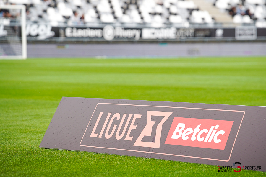 football (ligue 3 betclic journée 4) : amiens sc v fc versailles 78