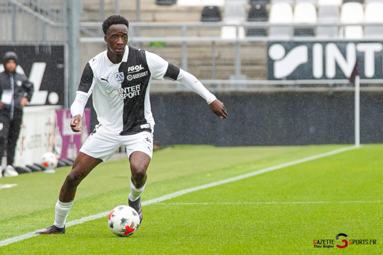 football (ligue 3 betclic journée 4) : amiens sc v fc versailles 78