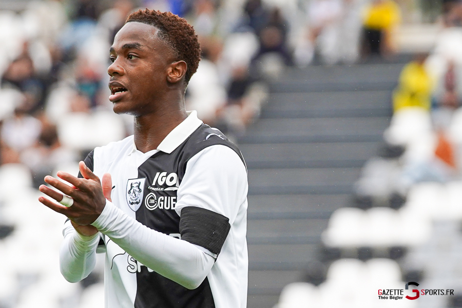 football (ligue 3 betclic journée 4) : amiens sc v fc versailles 78