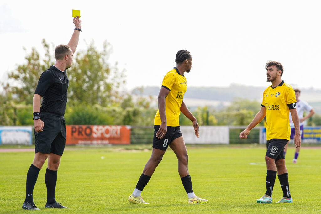 football (r&eacute;gional 1 journ&eacute;e 2) : us camon v pays du valois (b)