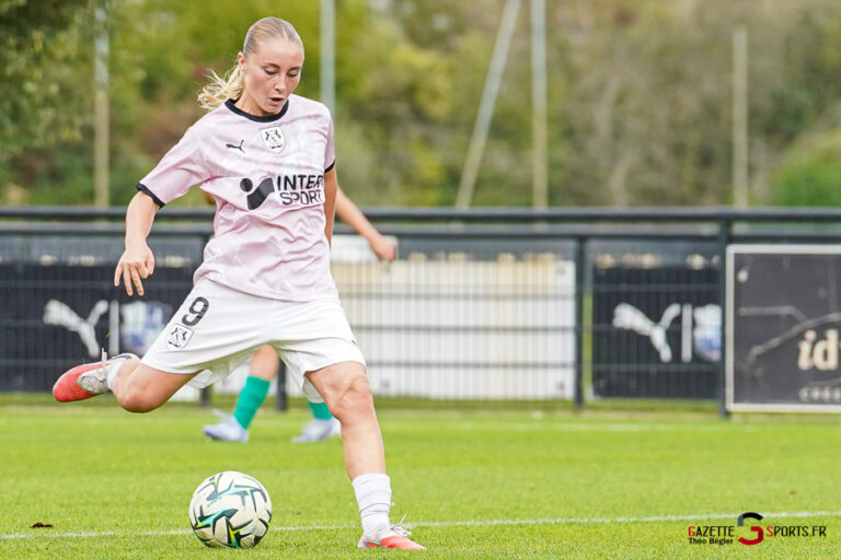 football (régional 1f journée 10) : amiens sc (b) v croix ifc