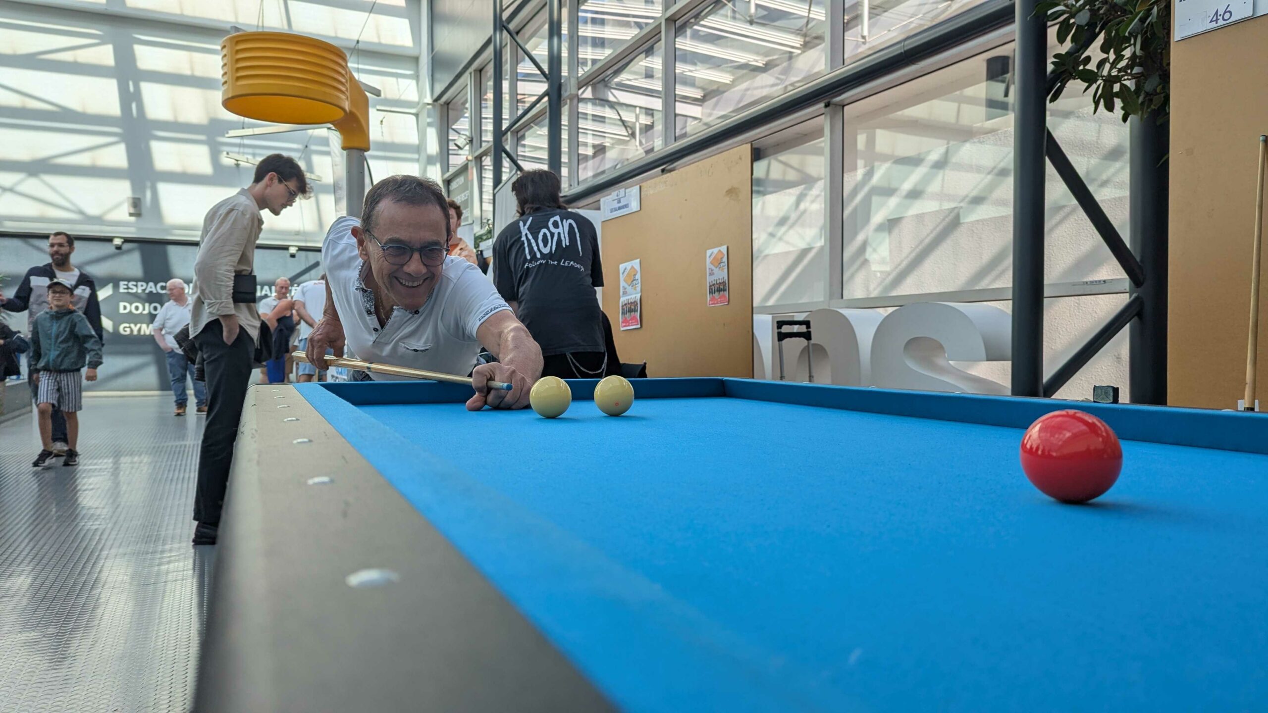 agora billard pont de metz illustration
