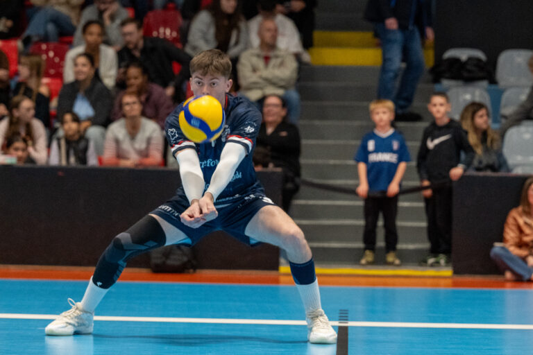 Volley-ball AMVB - Cesson j04