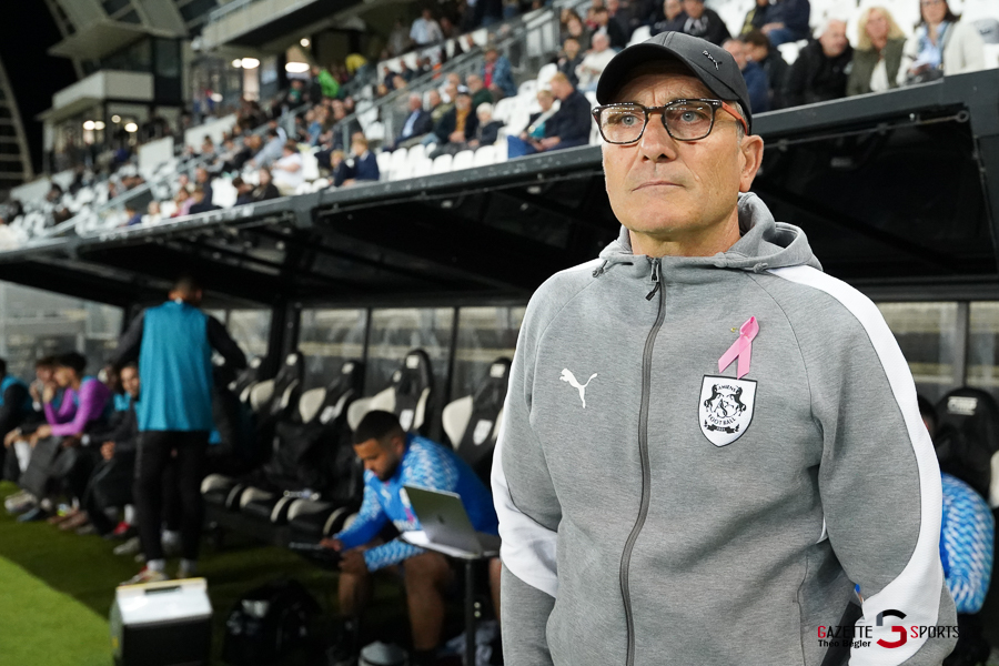 football (ligue 3 betclic journée 9) : amiens sc v fc villefranche beaujolais