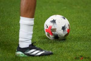 football (ligue 3 betclic journée 9) : amiens sc v fc villefranche beaujolais