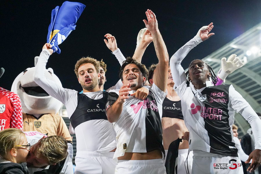 football (ligue 3 betclic journée 9) : amiens sc v fc villefranche beaujolais