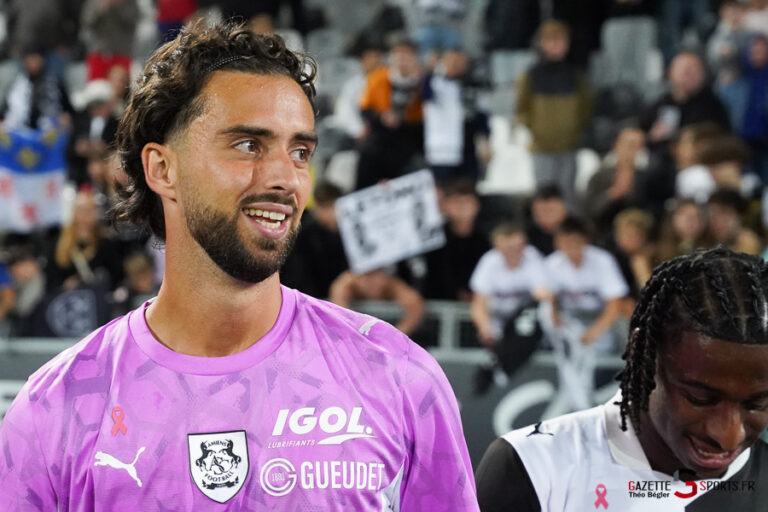 football (ligue 3 betclic journée 9) : amiens sc v fc villefranche beaujolais